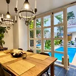 Casa Laurel